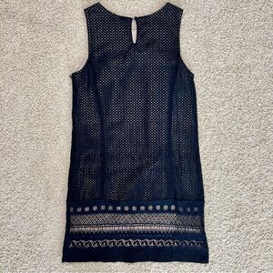 LOFT Sleeveless Lace Eyelet Keyhole Back Round Neck Shift Dress Black Tan 6